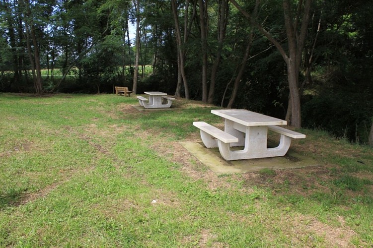 Aire de pique-nique sauvelade