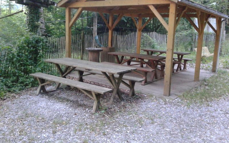 AIRE PIC NIC FORET SUSPENDUE20150701_213025