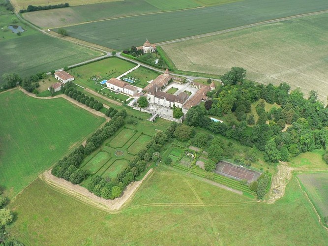 Château de Clauzuroux - Champagne Fontaines - vue aérienne