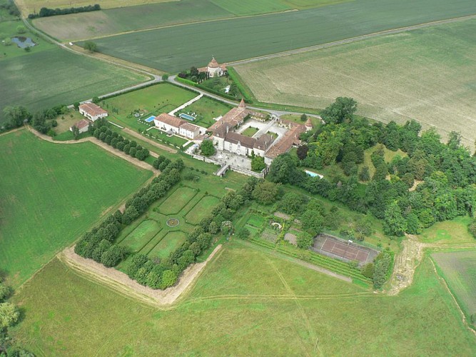 Château de Clauzuroux - Champagne Fontaines - vue aérienne 