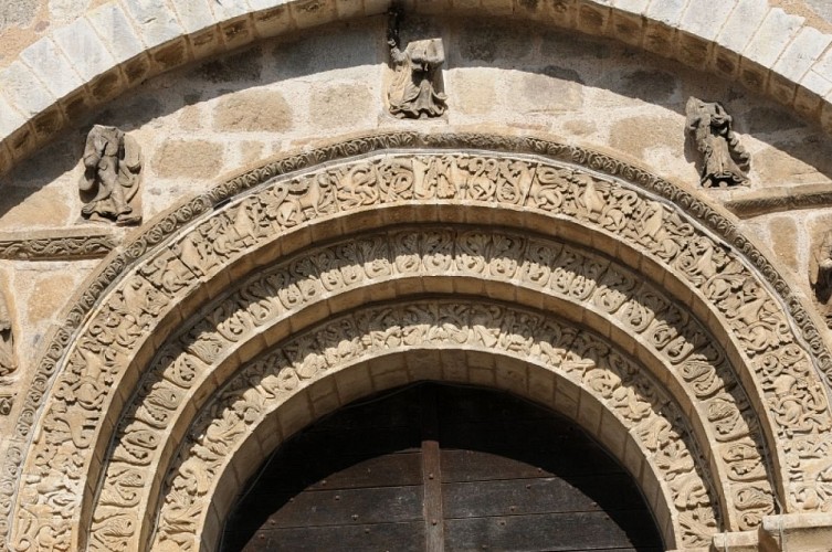 Bussiere-Badil-portail-eglise-1