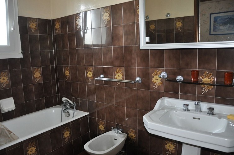 Ainciart-Salle de bain