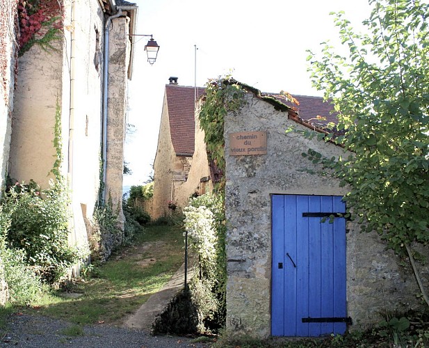 Tayac-rue du vieux porche ©A.Borderie