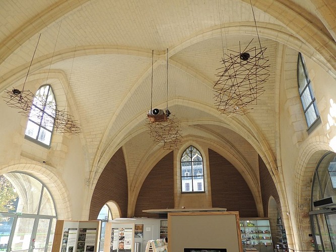 Bureau d'acceuil OT PÉRIGORD Dronne Belle à Brantôme plafond