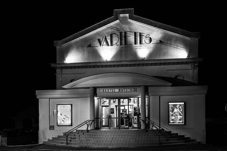 facade-nb-bicubic 1440 900