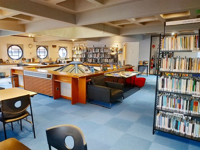 fonds-basque-fonds-local-espace-etude-premier-niveau--1600x1200-