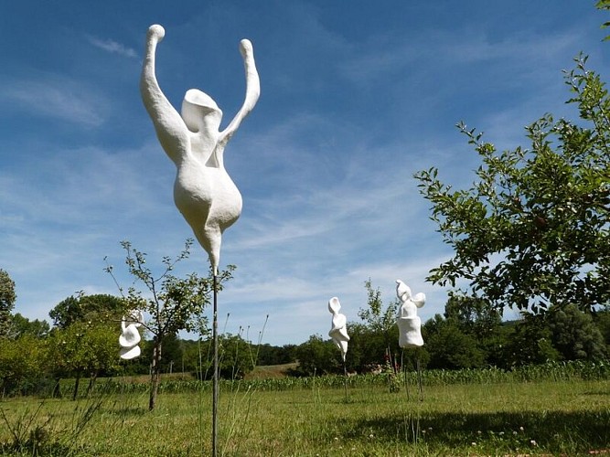 thonac statue myriam G sirtaqui