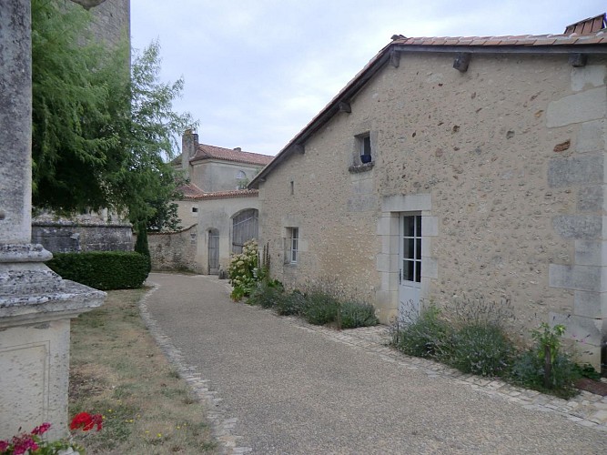 ruelle cote de l eglise