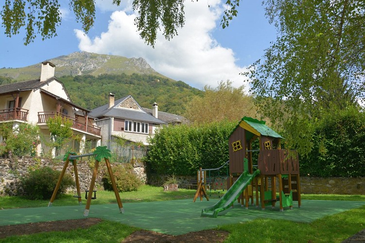 Aire-de-pique-nique---Jeux-enfants---BEDOUS---OTHB----DI