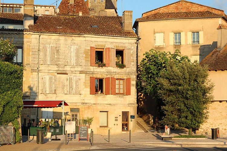 Bergerac-soir-d-ete----MC-Grasseau