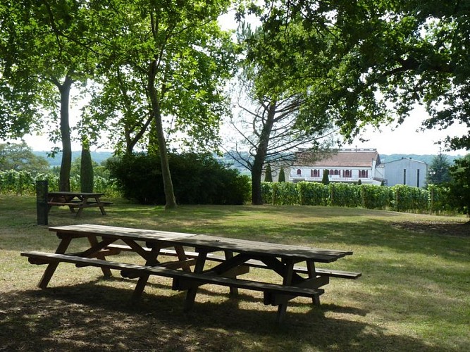 aire pique-nique château crouseilles 1
