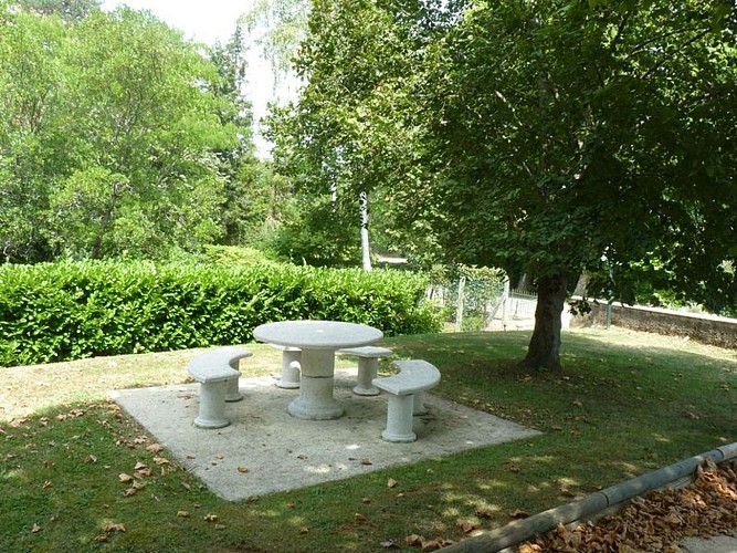 Monpezat aire de pique-nique @Coteaux Béarn Madiran (1)