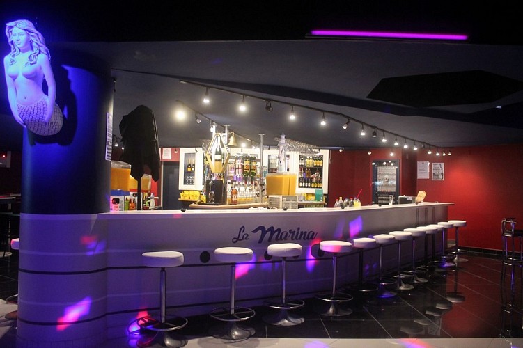 Marine_Idron_Bar_intérieur