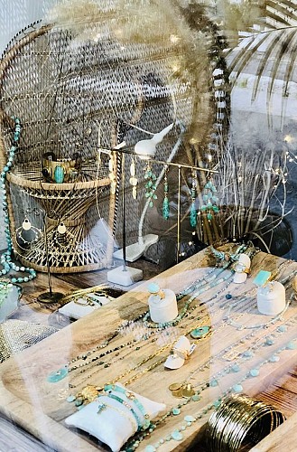 15 - Vitrine Bijoux Chrysoprase redim