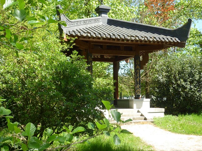 PAVILLON CHINOIS PARC FLORAL BORDEAUX PP