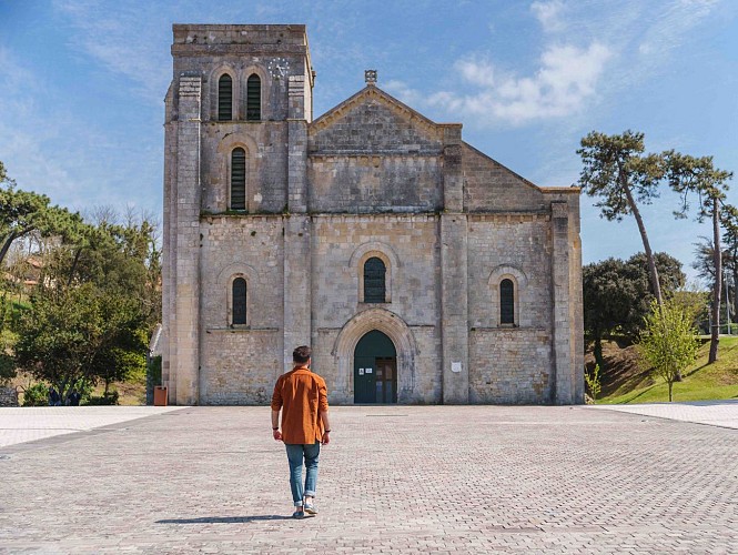 OKSoulac  - Basilique 1 - © Nohcab - max