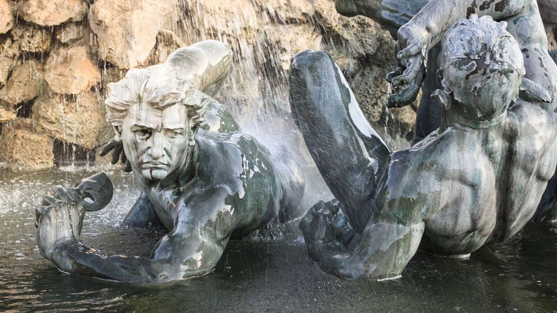 Quinconces-Monument-aux-Girondins-Fontaine-David-Remazeilles-2