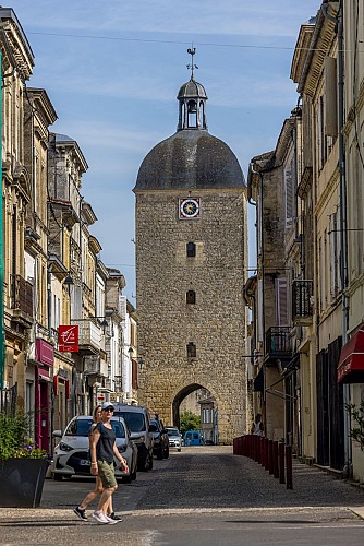 -D-Darrault-Petites-Cites-de-Caractere-Porte de l_horloge 2