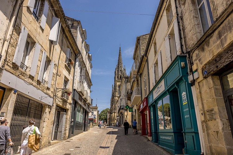 -D-Darrault-Petites-Cites-de-Caractere-Rue du Général de Gaulle