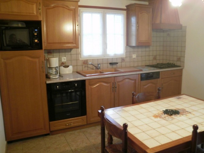 Madame Marie-Michèle Ihitz