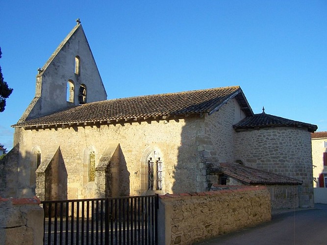 Bourdelles_Église_04