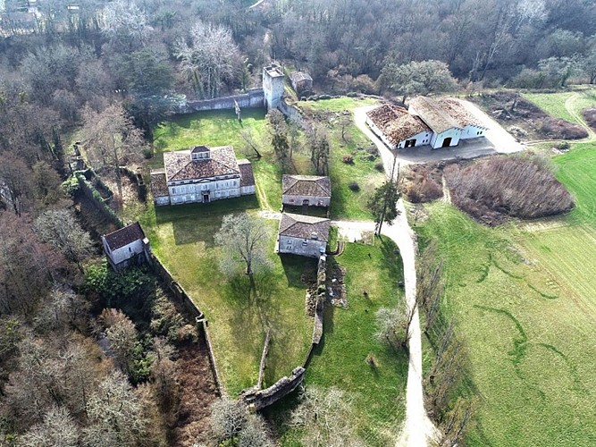Castrum-de-Pommiers-vue-du-ciel