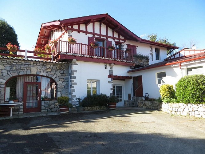 Meublé Larramendy-Hasparren