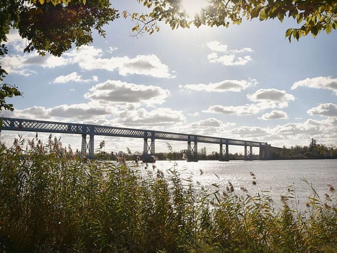 Pont Eiffel Cubzac les ponts 800x600