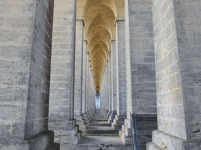 Pont Eiffel dessous Cubzac les ponts