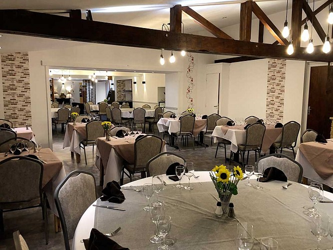 hotel-siorac-perigord-Auberge-Petite-Reine-restaurant