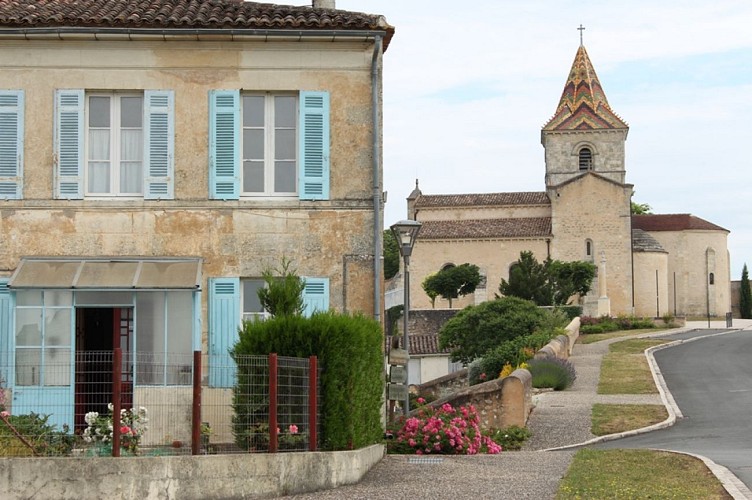 eglise-saint-pierre-cars-village-800x600--blaye-tourisme