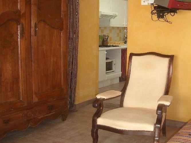 Larre-maisonnette-coin salon-St-Jean-Pied-de-Port©larre