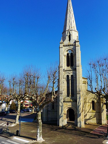 Place de l'Eglise ©J.Boissière (Office de Tourisme Arès) (6)