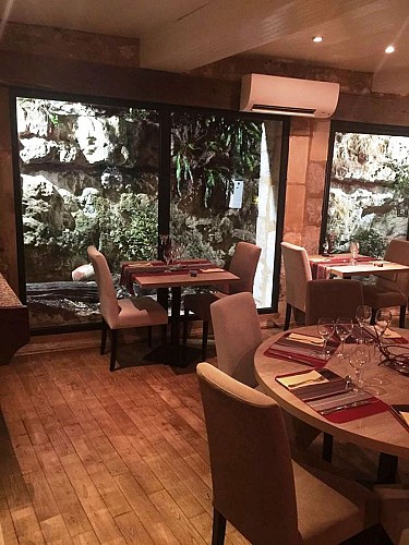 la 2ème salle à l'étage au creux du rocher