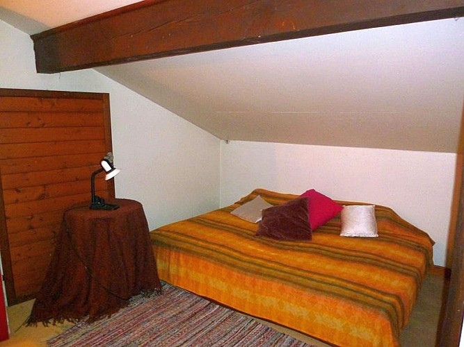 Maison Arbelbide chambre lit double - Uhart Cize