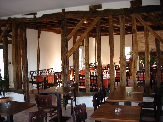 restaurant-le-barthome-st-barthelemy-de-bellegarde-salle