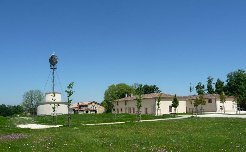 domaine beauval &amp; eolienne