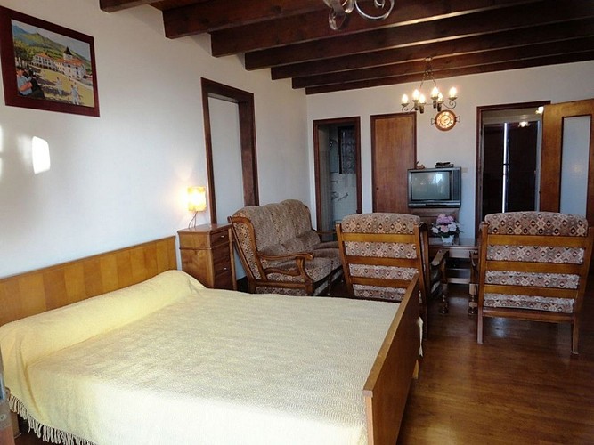 Location Etchepare - Vue coin nuit et salon - St Jean Le Vieux