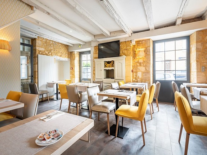 SALLE PDJ BIS HOTEL SARLAT DORDOGNE PERIGORD