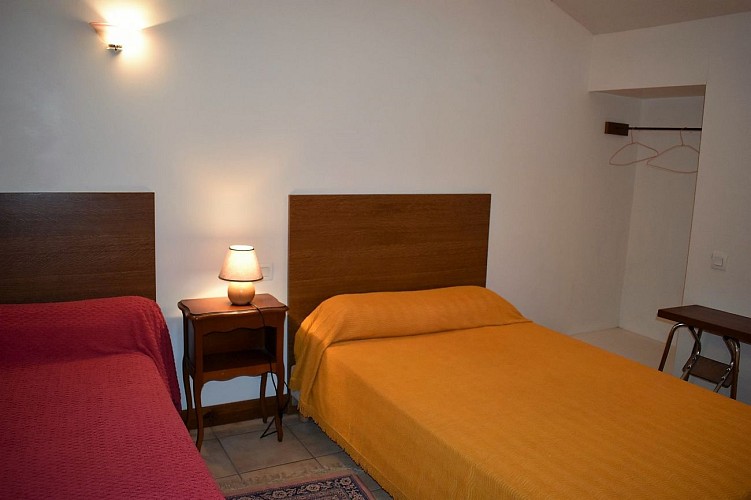 Ithurralde - Chambre lits jumeaux - Saint Jean Le vieux