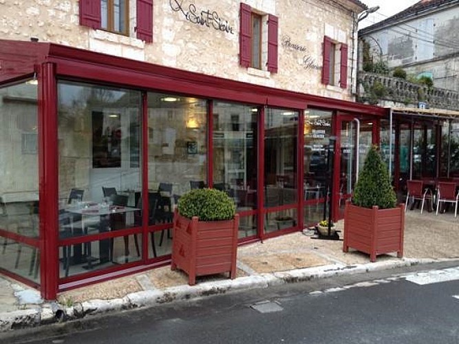 Le Saint-Sicaire terrasse