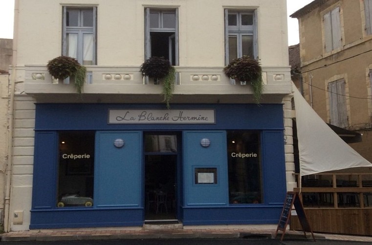 SIRTAKIOKla-blanche-hermine-photo-guide