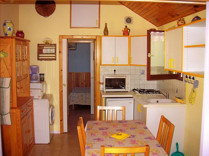 Maison Carrere Menat - Cuisine (Office de Tourisme du Piémont Oloronais)