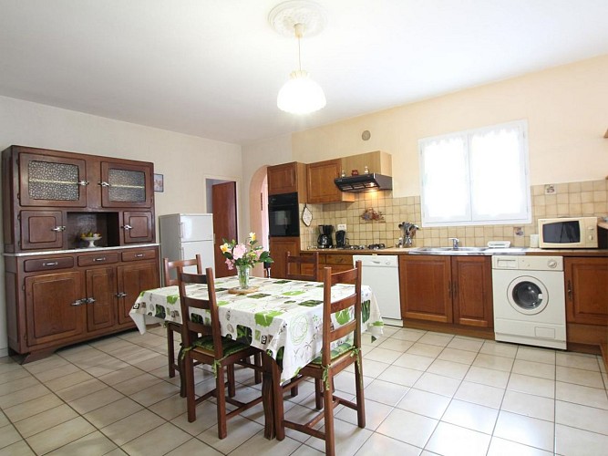 Espoey gite labat 2 cuisine G121013