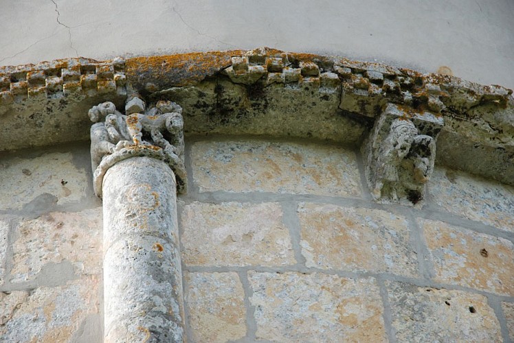 Eglise romane et lavoir de Lucbardez-et-Bargues