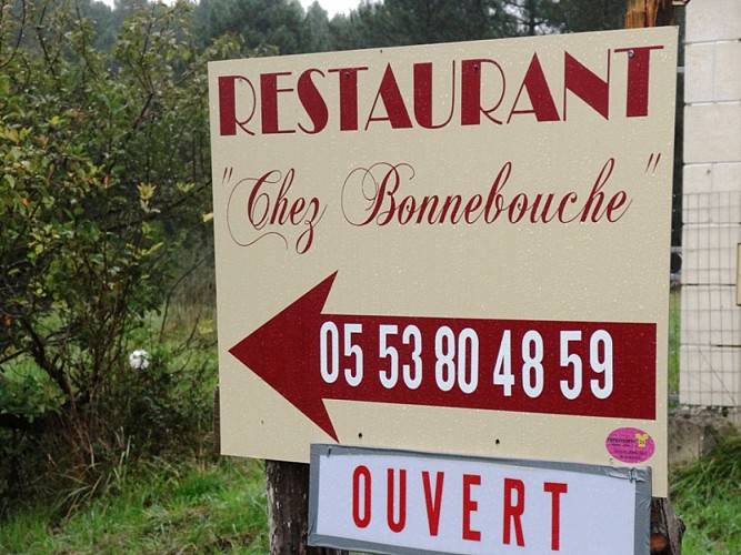 restaurant Chez Bonnebouche St Jean d'Estissac (16)