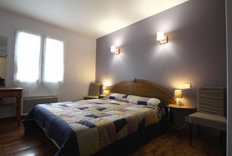 Appartement Cotabarren rdc chambre lit double patchwork - Uhart Cize