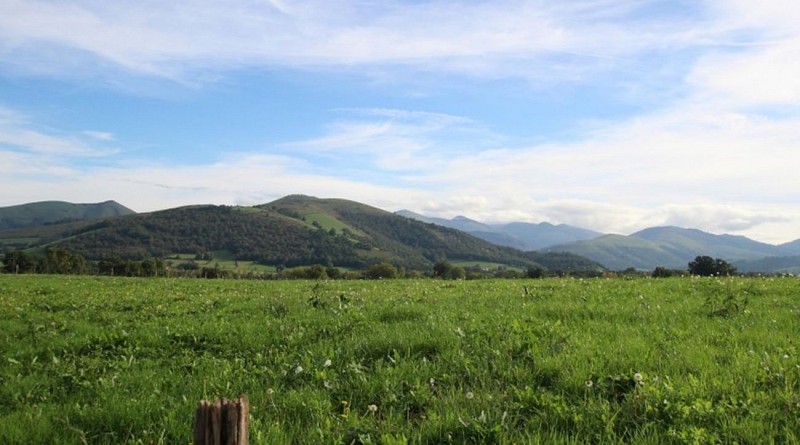 maison burgosaharia vue montagnes basques ostabat