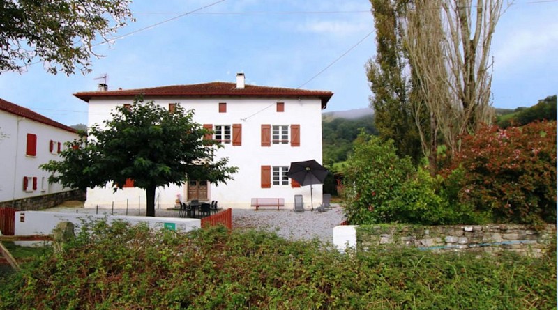 maison burgosaharia exterieur ostabat