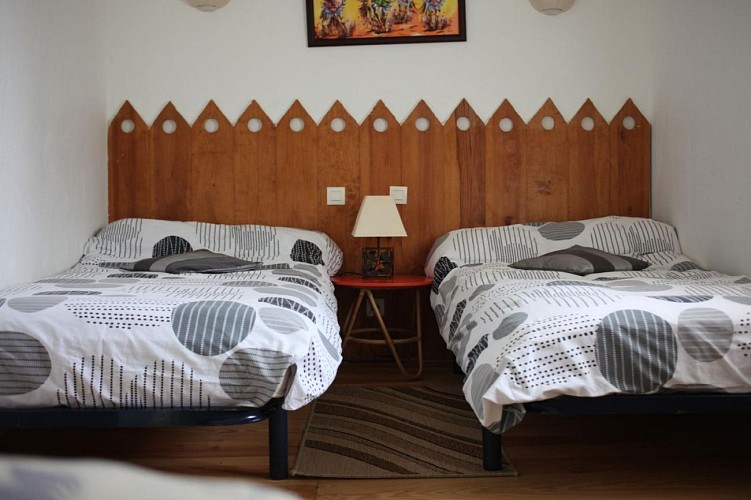 Maison Othax chambre deux lits - Caro